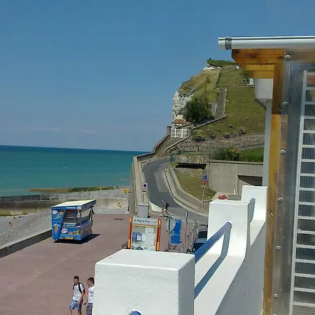 Plage De Jade *